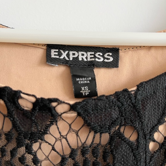 EXPRESS Black eyelash lace top - Picture 4 of 4